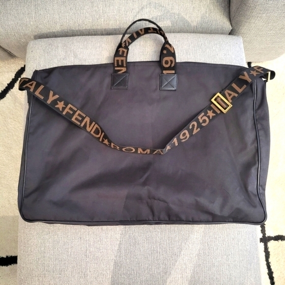 Fendi | Convertible Logo Weekender - Picture 3 of 9